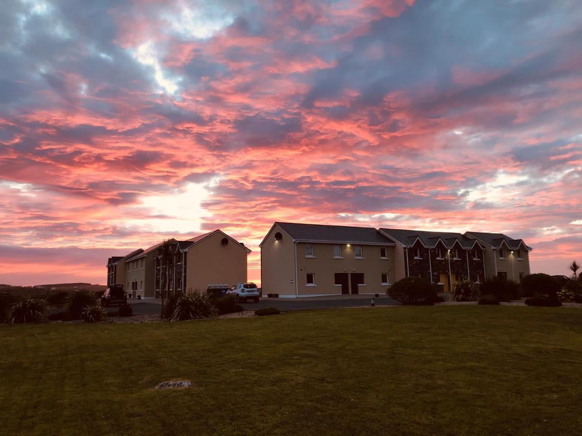 Hotel Connemara Sands & Clifden